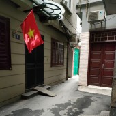 Mặt phố Kim Mã Thượng tập thể 27m/55m, Tầng 1, mặt tiền 3.3m, 5.2 tỷ Ba Đình.
+ 21/9/2024 cần bán gấp hạ chào 800 triệu, giá chào mới 5.2 tỷ.